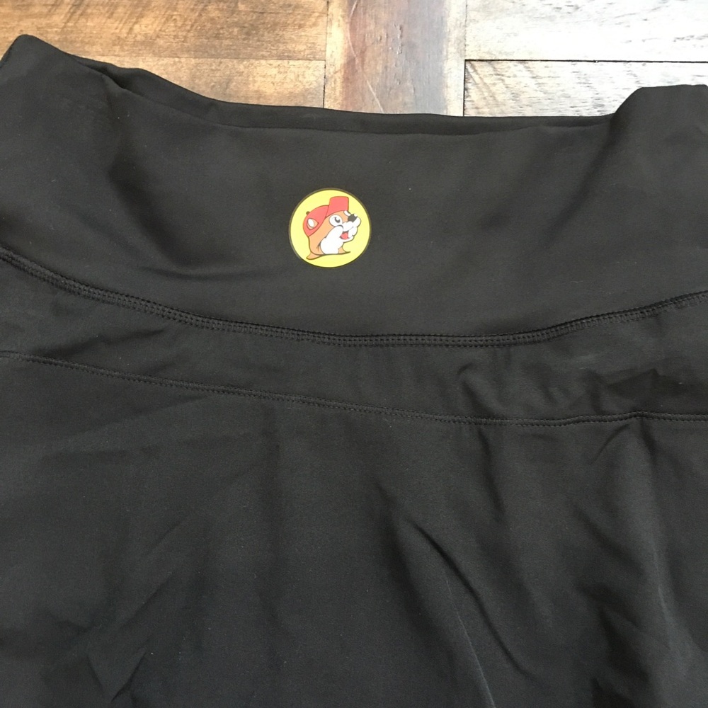 Buc-ee’s Medium Black Skort with 1 inside pocket on short